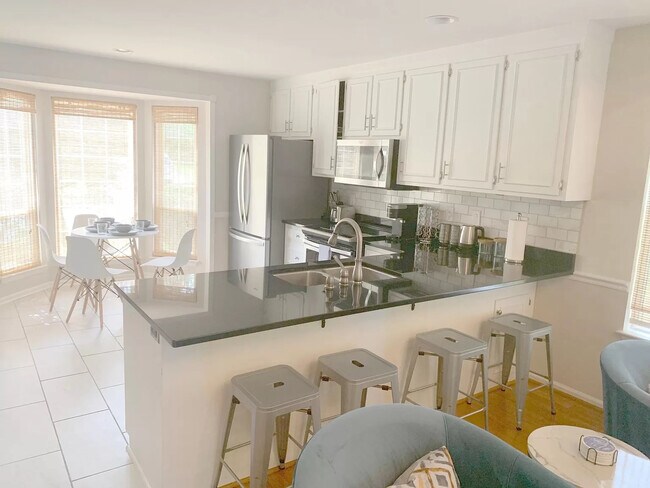 Foto del edificio - 4612 Timberhurst Dr