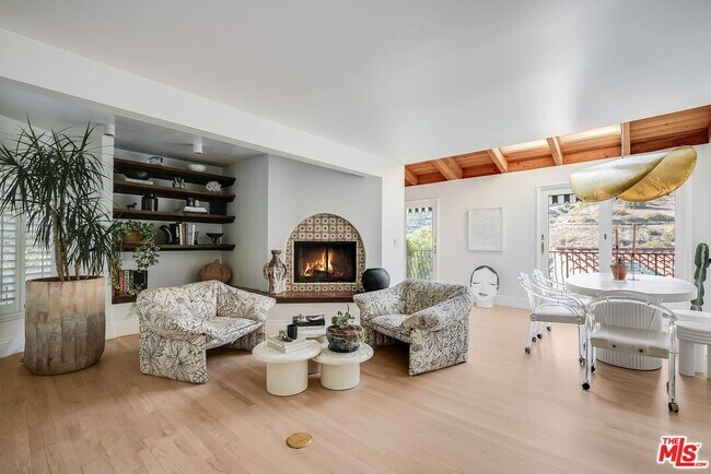 Foto del edificio - 2880 Searidge St