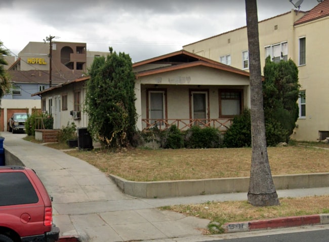 Building Photo - 15 N Primrose Ave