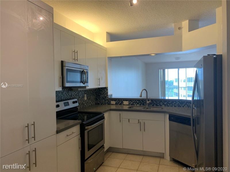 Primary Photo - 10750 NW 66th St