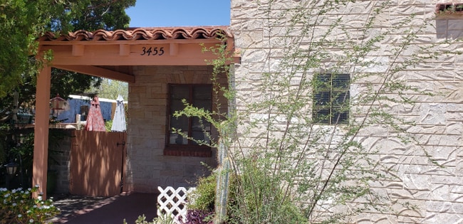 Building Photo - 3455 E Bellevue St
