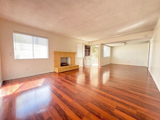 Foto del edificio - NE Home with pool for rent