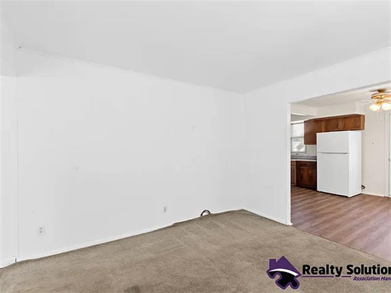 Building Photo - For Rent