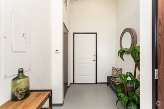 1BR, 1BA - 563-593 SF - A Loft - The Julian