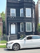 Building Photo - 1523 S Homan Ave