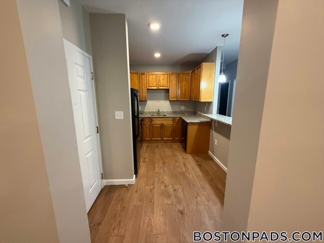 Building Photo - 757 Highland Ave