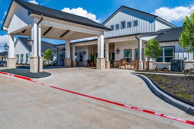 Foto del edificio - 820 W McLeroy Blvd