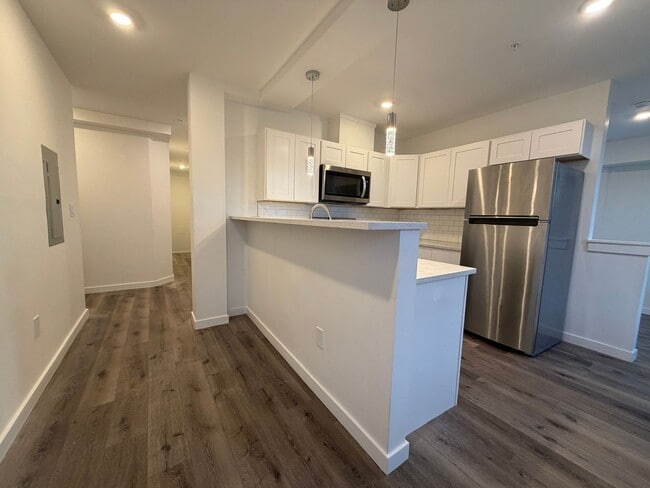 Photo - 240- 242 E Girard Apartment