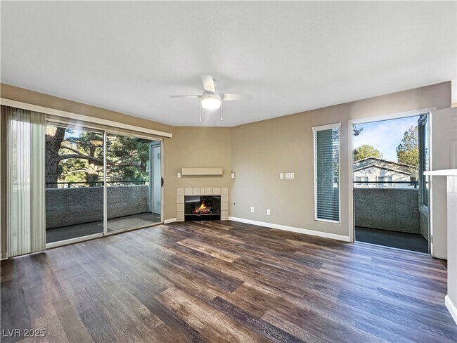 Foto del edificio - 5211 Caspian Springs Dr