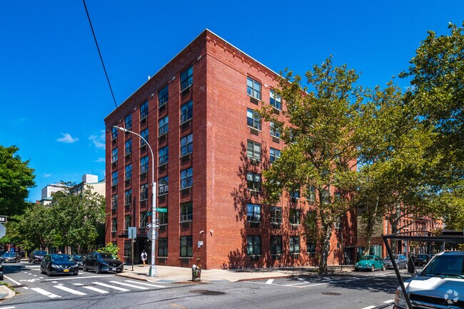Foto del edificio - The Trolley House