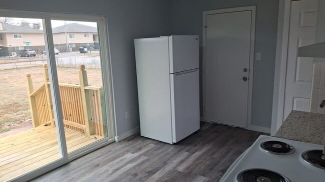 Building Photo - 5830 NW Kinyon Ave