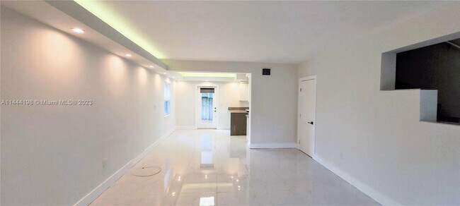 Foto del edificio - 3500 SW 6th St