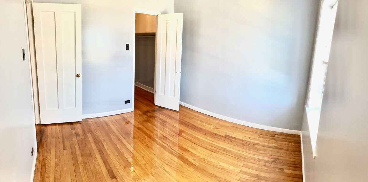 Foto principal - 4355 S Sawyer Ave