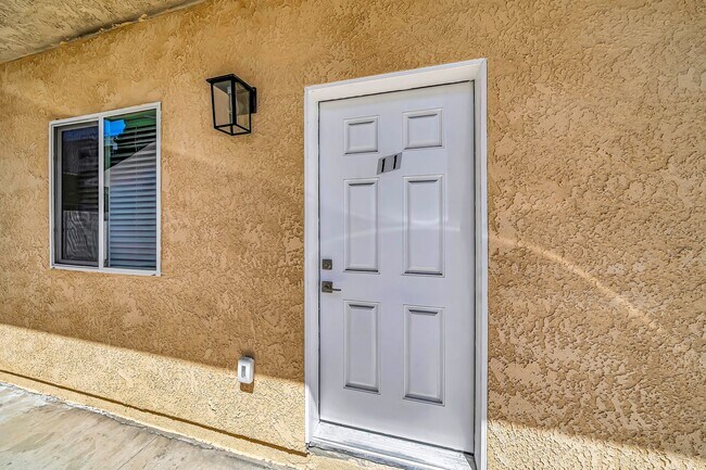 Foto del edificio - 14527 Hartland-11
