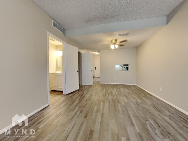 Building Photo - 7801 N 44th Dr