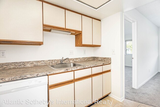 Building Photo - 502 Glenn Regis Way