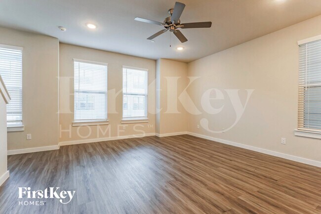 Foto del edificio - 18427 Idyllic Aly