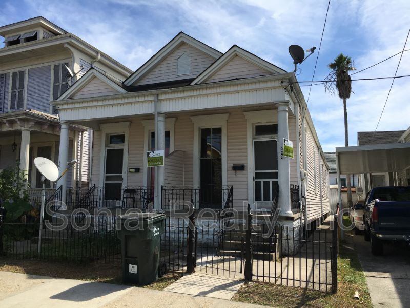 Primary Photo - 606 S Scott St