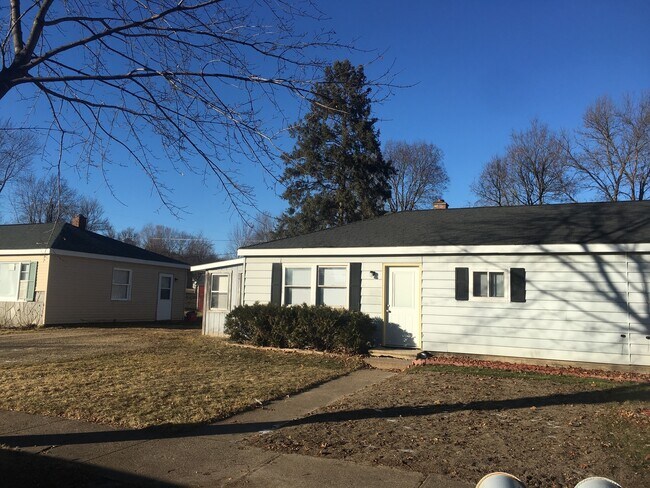 Foto del edificio - 706/708 E Division St.