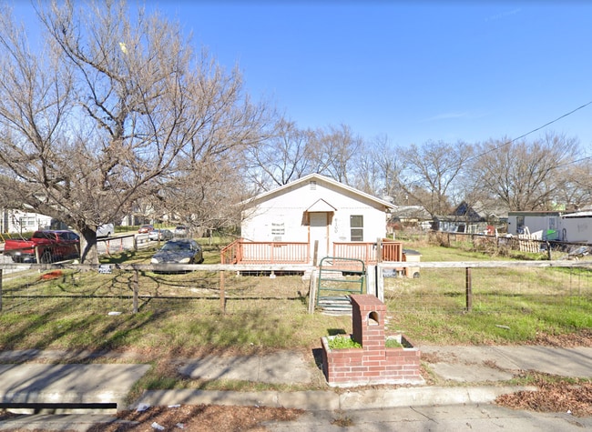 Building Photo - 6100 Kasper St