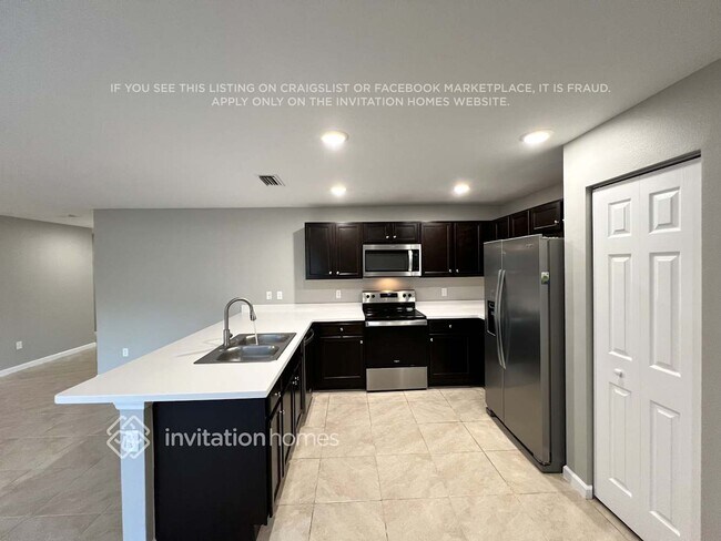 Foto del edificio - 1931 SE Dock St