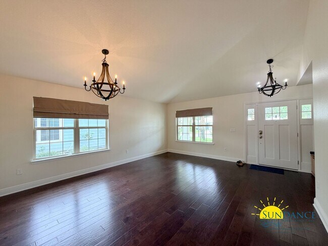 Foto del edificio - Charming 3-Bedroom Home on a Sidewalk-Lined Cul-de-Sac Near the Bay!