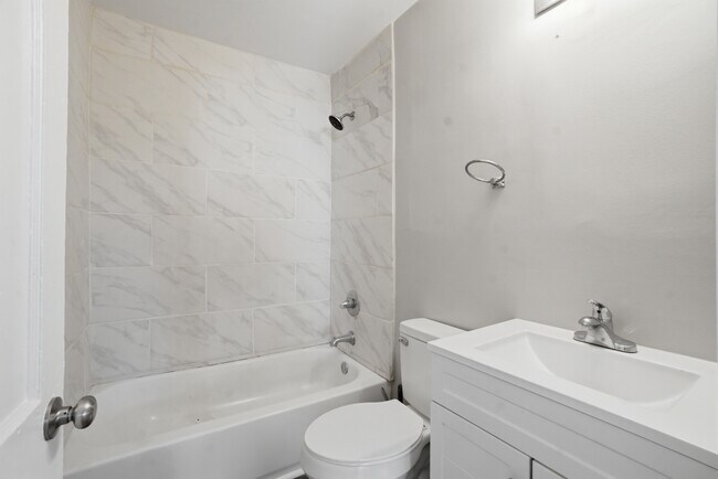 Foto del edificio - 1008 S 45th St