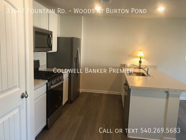 Building Photo - 31607 Fountain Rd