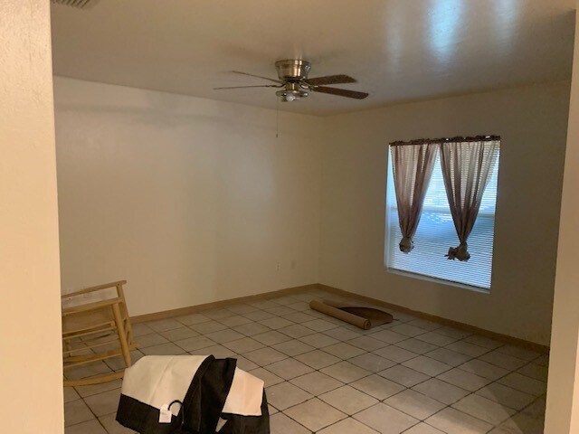 living room - 715 Ivan Ave S