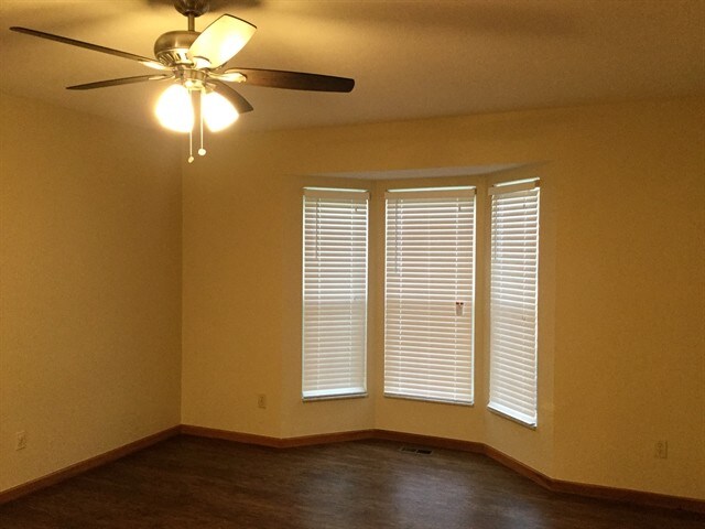 Foto del edificio - 324 Pecan Court