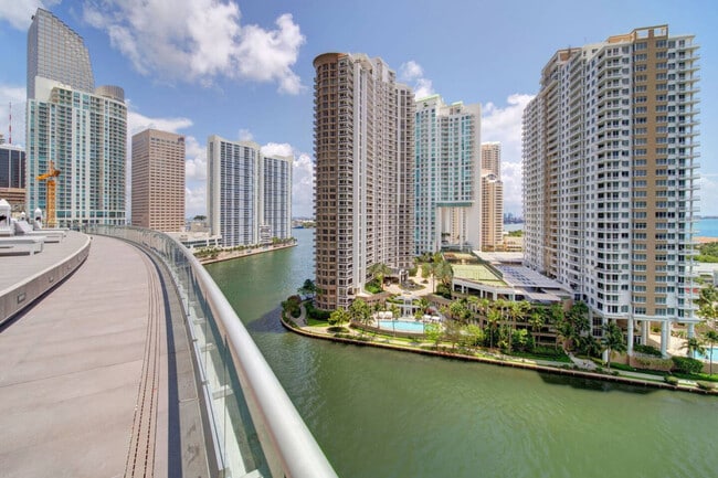 Building Photo - 485 Brickell Ave