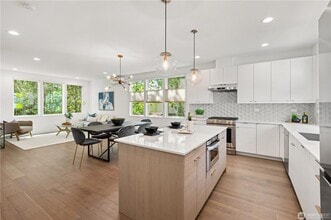 Building Photo - 815 N 48th St