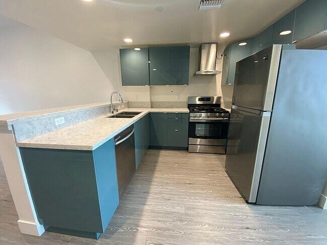 Building Photo - 4461 Tujunga Ave
