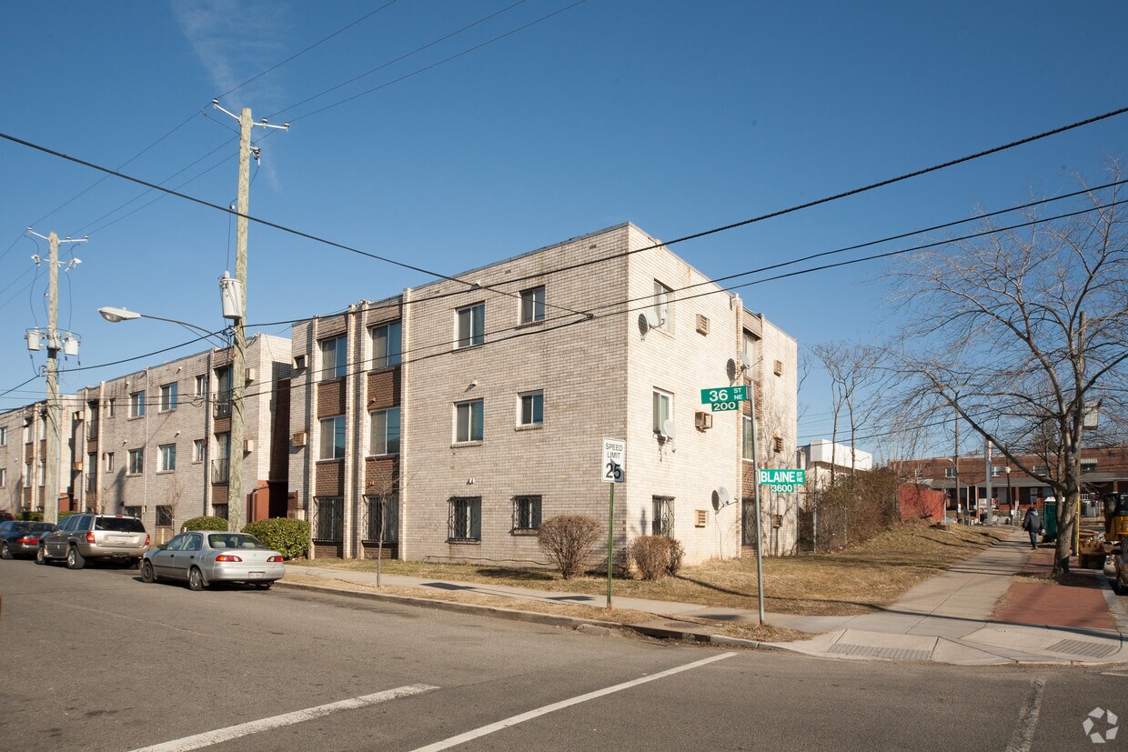 Primary Photo - 201-225 36th St NE