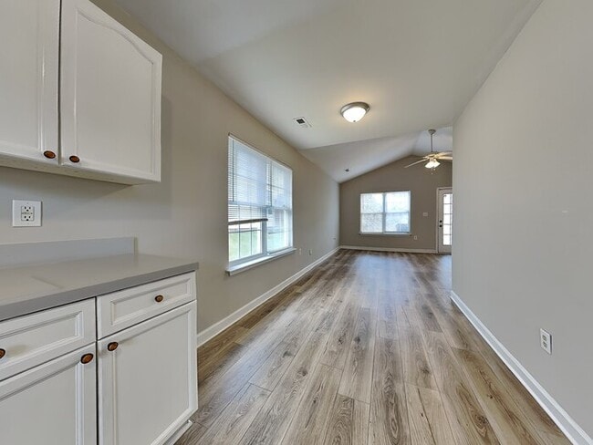 Foto del edificio - 1303 Braveheart Ln