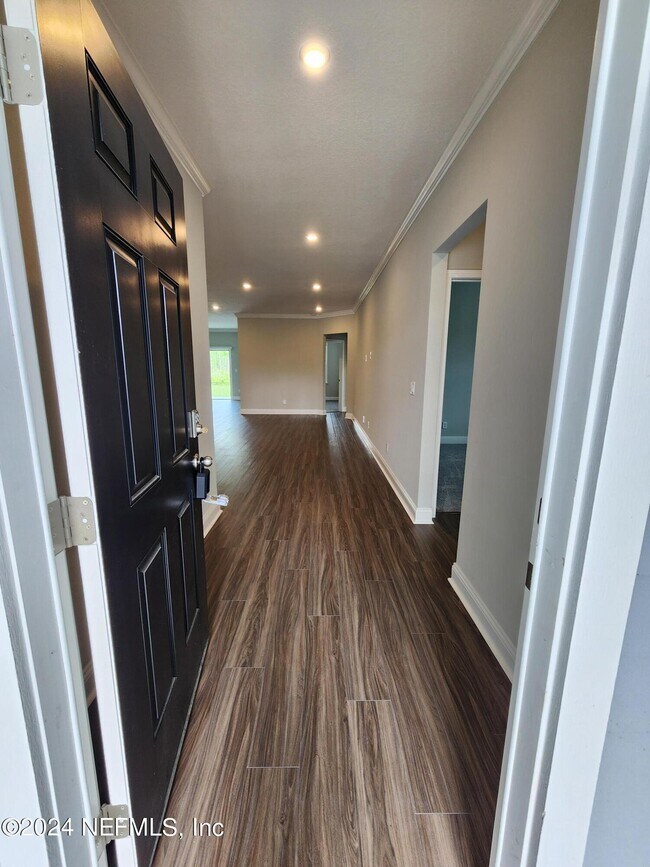 Building Photo - 2599 Lantana Ln