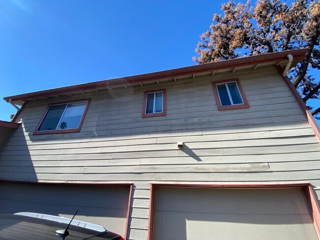 Building Photo - Norwood St. - 131