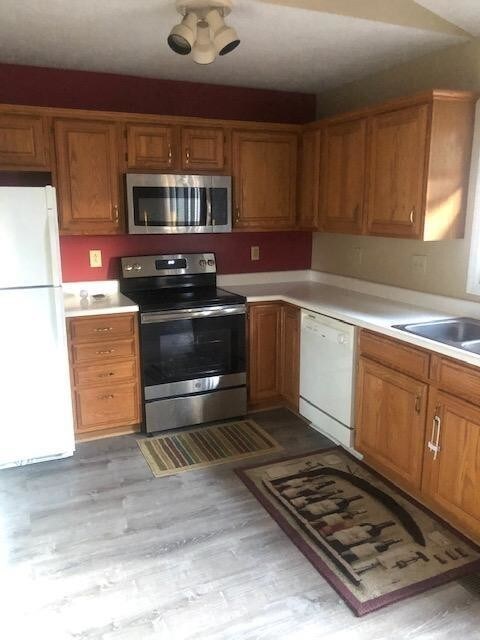 Building Photo - 4477 Hartland Pkwy