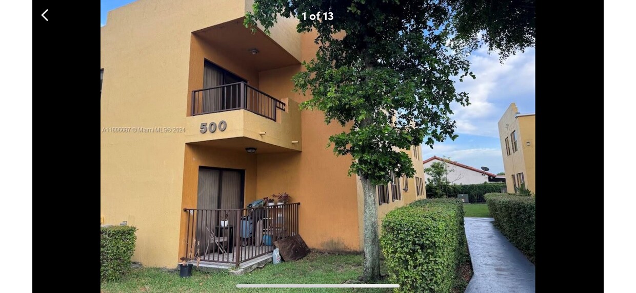 Foto del edificio - 500 NW 114th Ave