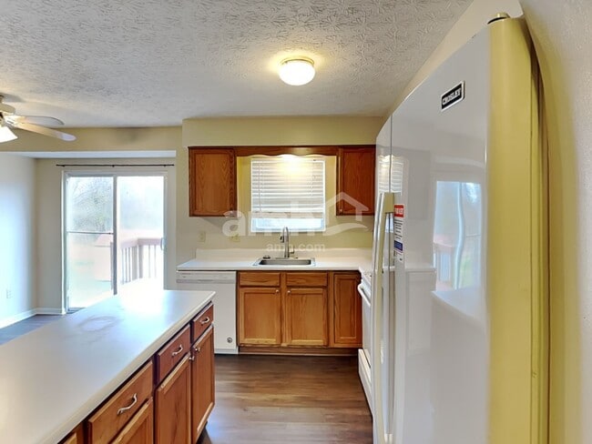 Building Photo - 6934 Crescent Boat Ln