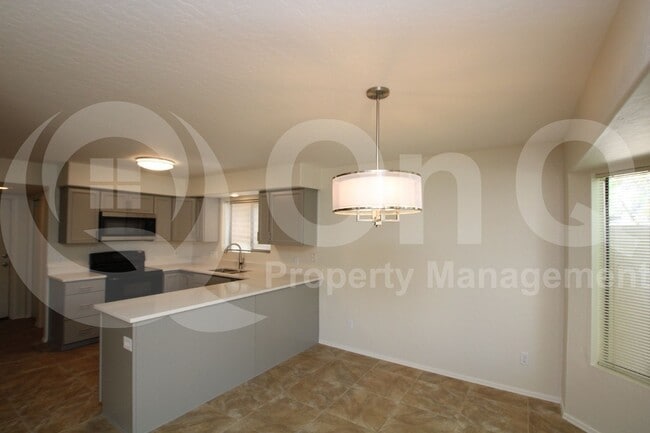 Building Photo - 3858 E Cathedral Rock Dr