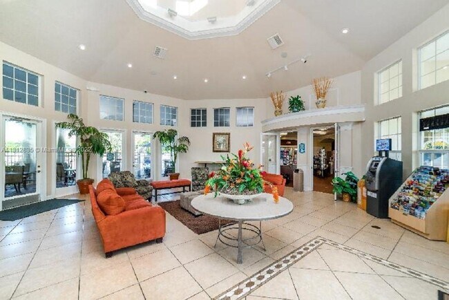 8121 Fan Palm Way - 4