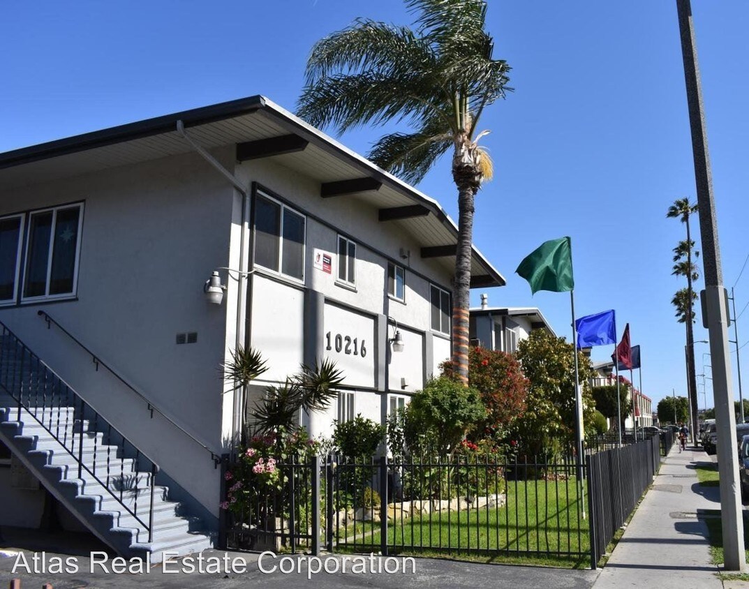Foto principal - 10216-10300 Felton Ave