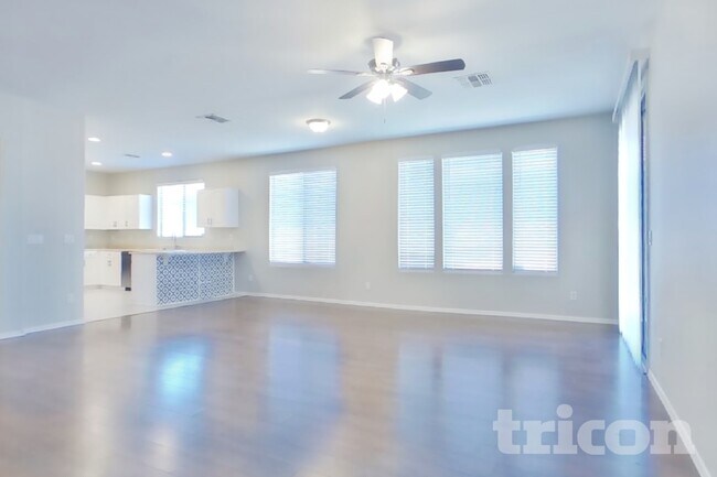 Foto del edificio - 6608 S 45th Ln