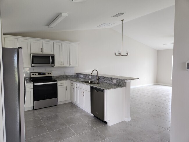 Building Photo - 1741 Diplomat Pkwy W