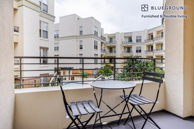 Foto del edificio - 25 S Oak Knoll Ave