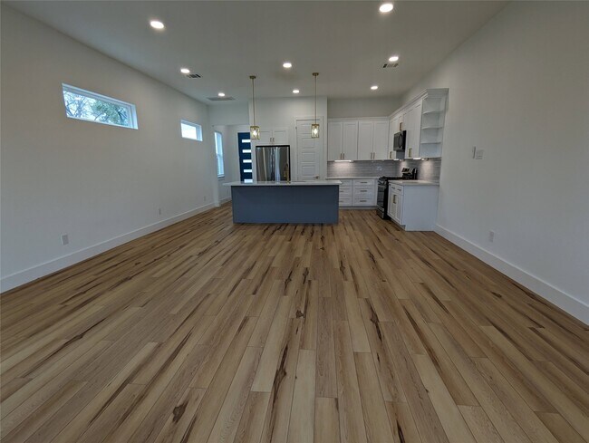 Building Photo - 4915 Fisk St