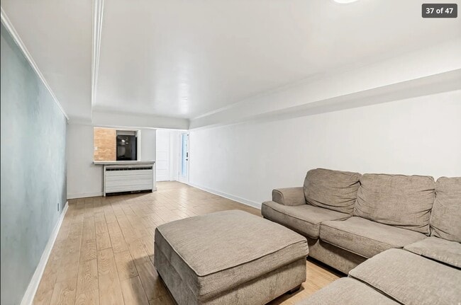 Building Photo - 1280 Laird Ave S