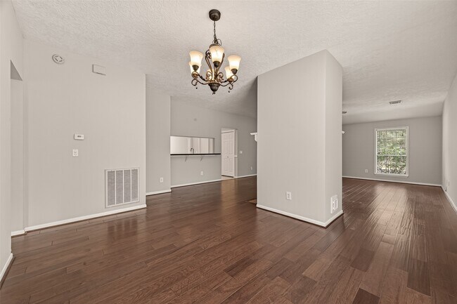 Foto del edificio - 27 Lush Meadow Pl