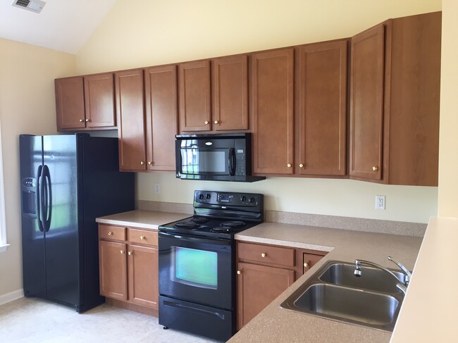 Kitchen - 222 W Bourne Way